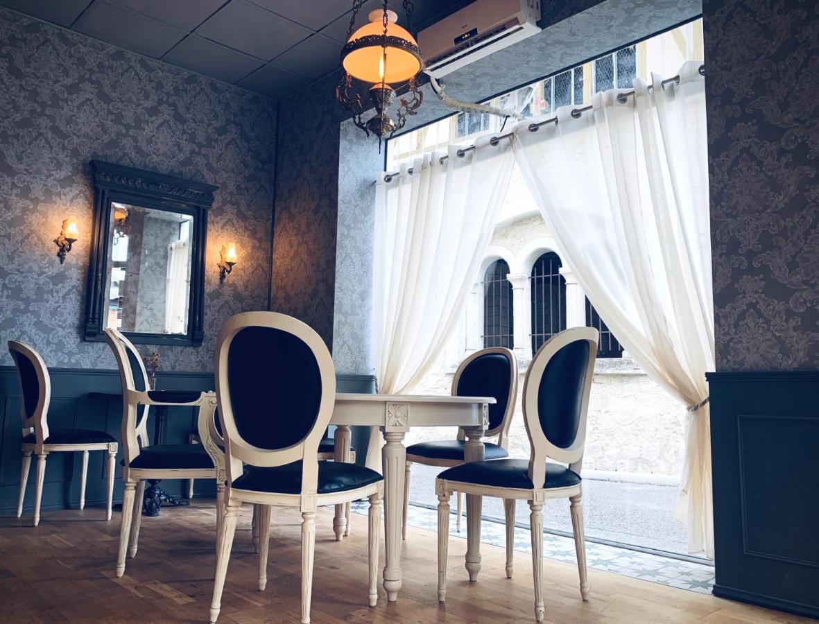 Castillonnès L'Entree Chambres D'Hotes Bar & Restaurant מראה חיצוני תמונה