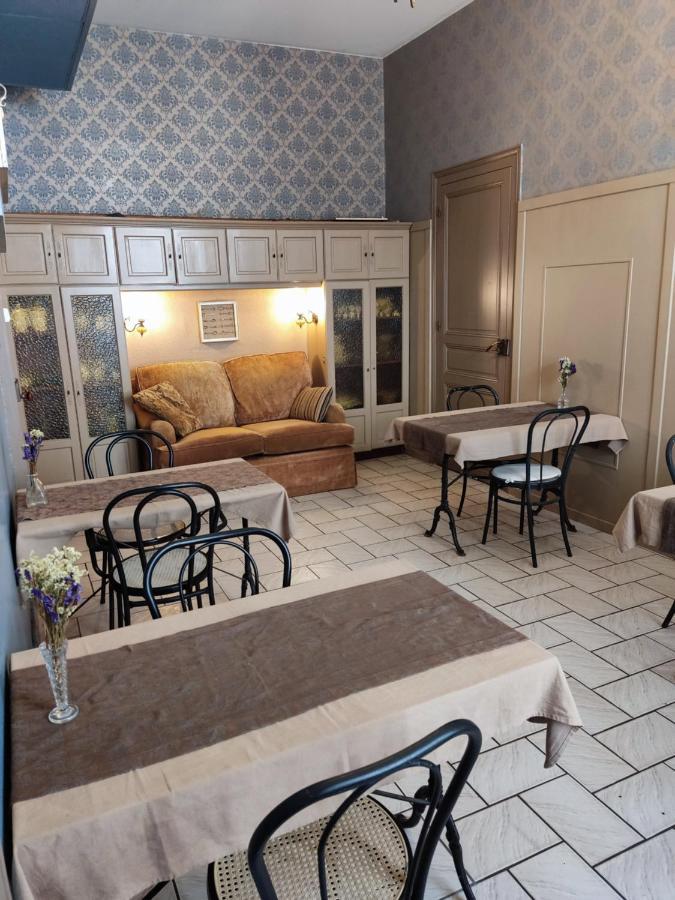 Castillonnès L'Entree Chambres D'Hotes Bar & Restaurant מראה חיצוני תמונה
