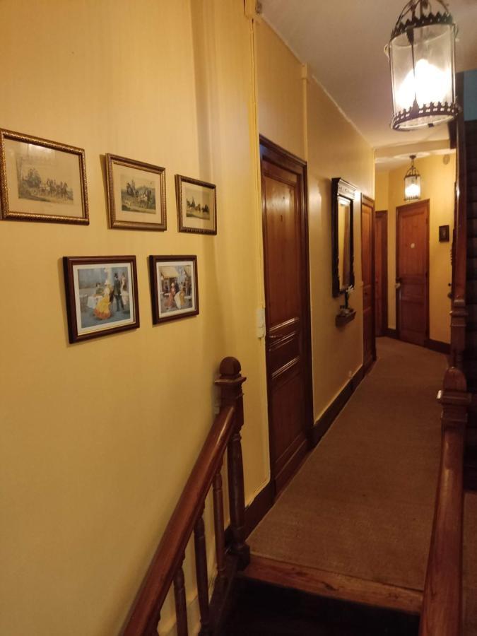 Castillonnès L'Entree Chambres D'Hotes Bar & Restaurant מראה חיצוני תמונה
