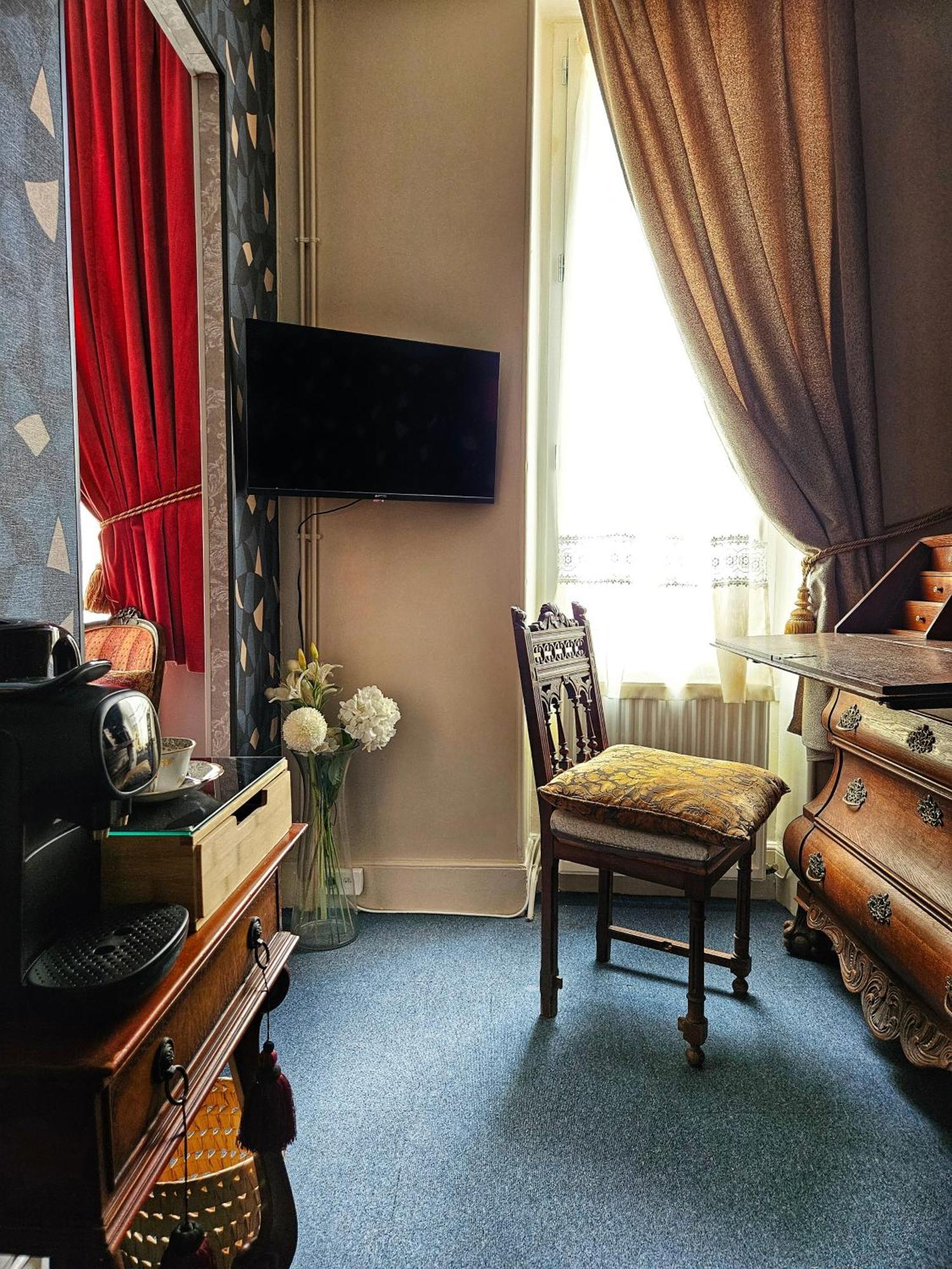 Castillonnès L'Entree Chambres D'Hotes Bar & Restaurant מראה חיצוני תמונה