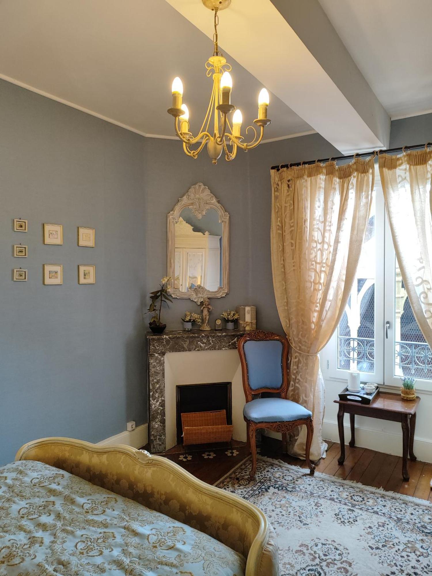 Castillonnès L'Entree Chambres D'Hotes Bar & Restaurant מראה חיצוני תמונה
